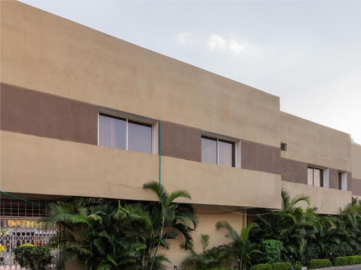 Oyo 77137 Hotle Castle Inn - Mumbai — Photos 1